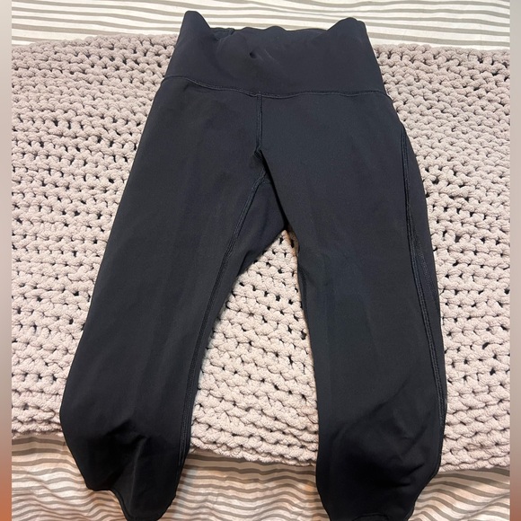 Lululemon cropped leggings - Picture 2 of 15